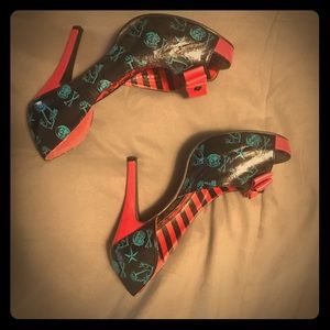 Nautical themed peep toe heel